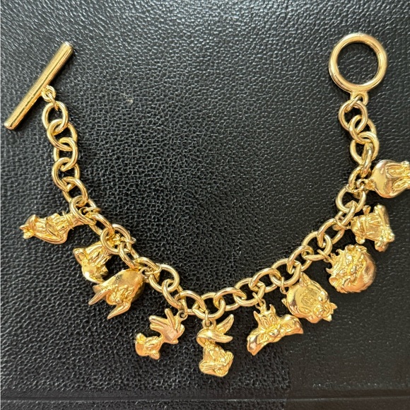 Vintage Warner Brothers 1992 Gold Tone Toggle Charm Bracelet - Picture 7 of 8